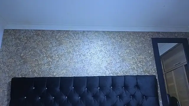 Snapshot of stella_xue chatting on 11/01/25, 08:44 stella xue online show from 11/01/25, 08:44