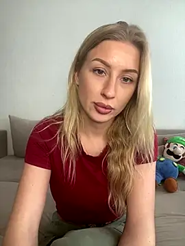 Snapshot of belle98 chatting on 11/30/25, 12:31 belle98 online show from 11/30/25, 12:31