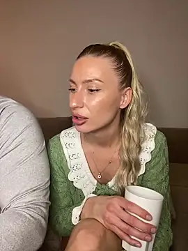 Snapshot of belle98 chatting on 12/13/25, 07:53 belle98 online show from 12/13/25, 07:53