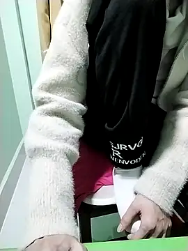 Snapshot of Luxcute286 chatting on 02/22/25, 12:40 Luxcute286 online show from 02/22/25, 12:40
