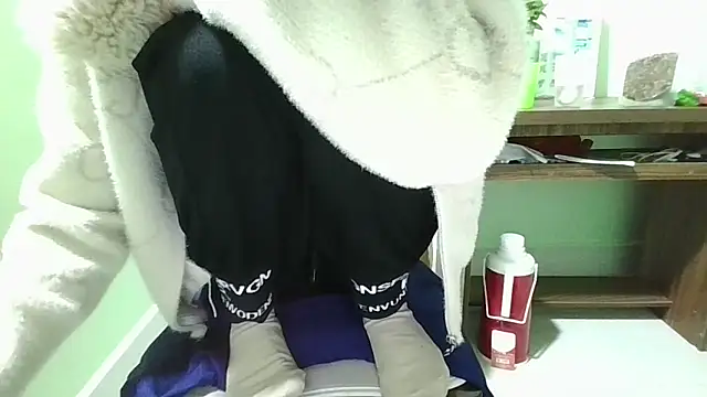 Snapshot of Luxcute286 chatting on 02/22/25, 11:13 Luxcute286 online show from 02/22/25, 11:13