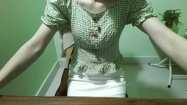 Snapshot of Luxcute286 chatting on 03/22/25, 12:57 Luxcute286 online show from 03/22/25, 12:57