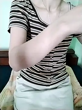 Luxcute286 online show from 05/13/26, 01:47