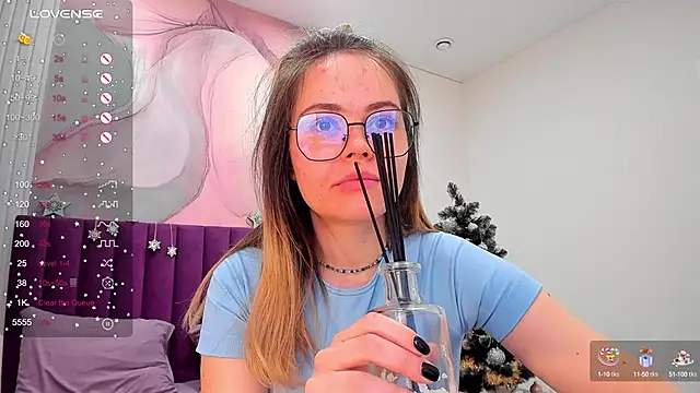 Kelly Cuutie online show from 12/19/24, 12:12