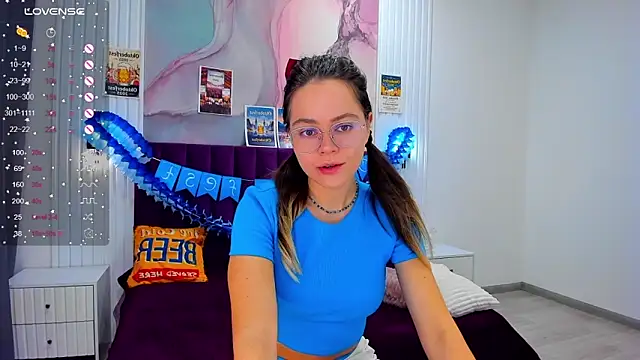 Snapshot of Kelly_Cuutie chatting on 09/26/25, 12:36 Kelly Cuutie online show from 09/26/25, 12:36