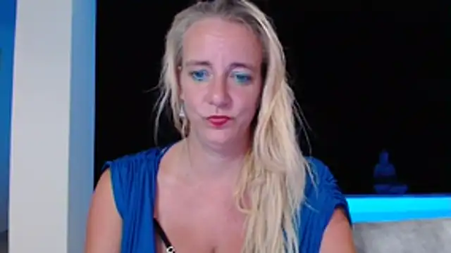 Snapshot of Wendysexyx chatting on 10/25/25, 12:07 Wendysexyx online show from 10/25/25, 12:07
