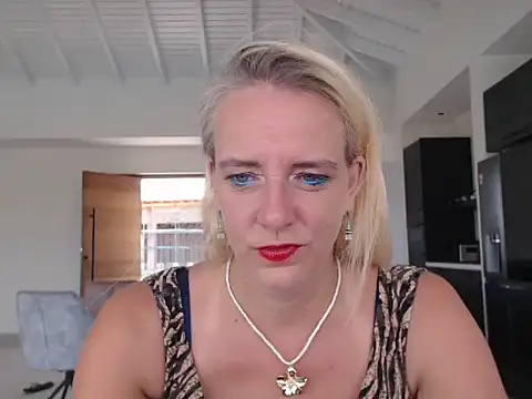 Snapshot of Wendysexyx chatting on 10/26/25, 03:07 Wendysexyx online show from 10/26/25, 03:07