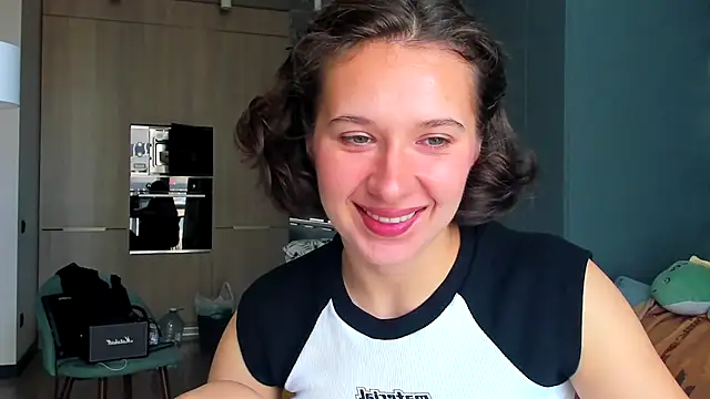 Lilith lutherlow online show from 10/02/25, 10:44