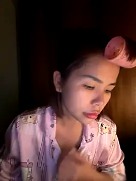 Snapshot of Samsam_567 chatting on 12/02/25, 04:24 Samsam 567 online show from 12/02/25, 04:24