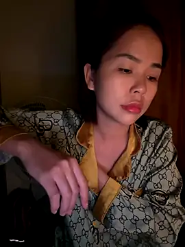 Snapshot of Samsam_567 chatting on 12/16/25, 04:23 Samsam 567 online show from 12/16/25, 04:23