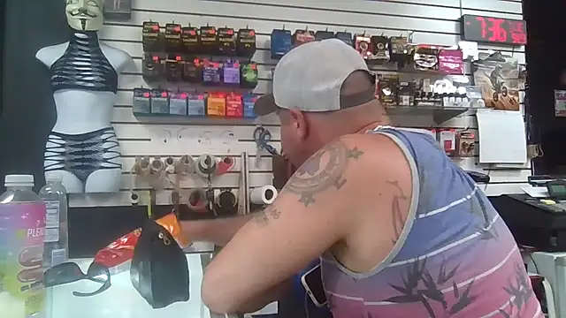 Snapshot of RawRyder8 chatting on 09/24/25, 02:37 RawRyder8 online show from 09/24/25, 02:37