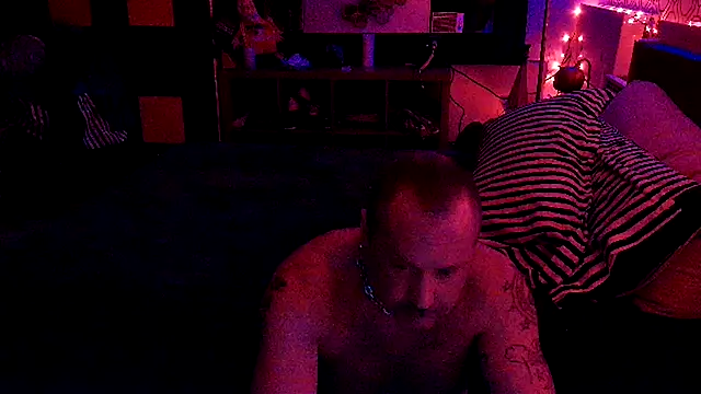 Snapshot of RawRyder8 chatting on 10/17/25, 05:54 RawRyder8 online show from 10/17/25, 05:54