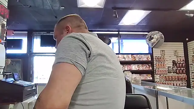 Snapshot of RawRyder8 chatting on 11/01/25, 06:43 RawRyder8 online show from 11/01/25, 06:43