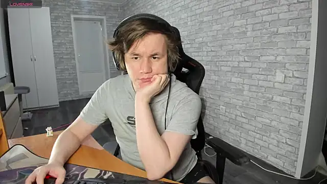 iliaskrislove online show from 02/19/25, 12:57