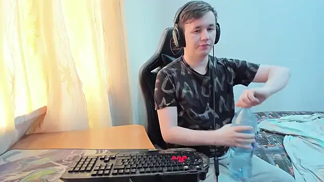iliaskrislove online show from 06/12/26, 08:57