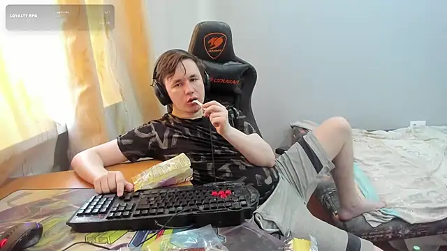 iliaskrislove online show from 07/28/26, 11:17