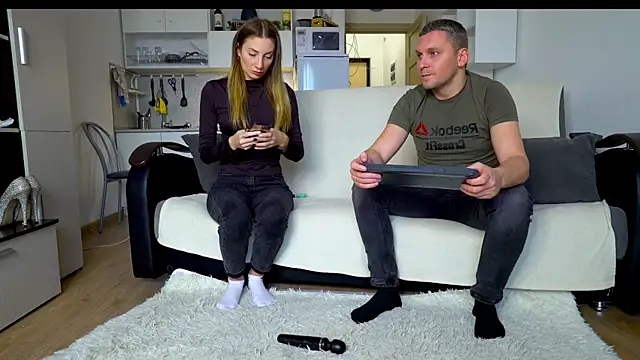 Snapshot of littlesweettifany chatting on 10/28/25, 11:03 littlesweettifany online show from 10/28/25, 11:03