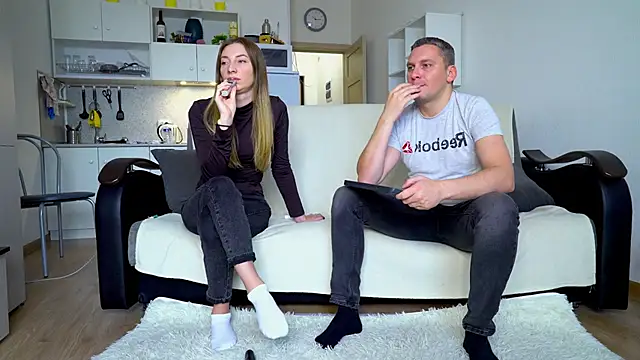 Snapshot of littlesweettifany chatting on 10/29/25, 10:50 littlesweettifany online show from 10/29/25, 10:50