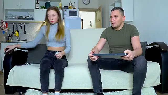 Snapshot of littlesweettifany chatting on 12/04/25, 11:19 littlesweettifany online show from 12/04/25, 11:19