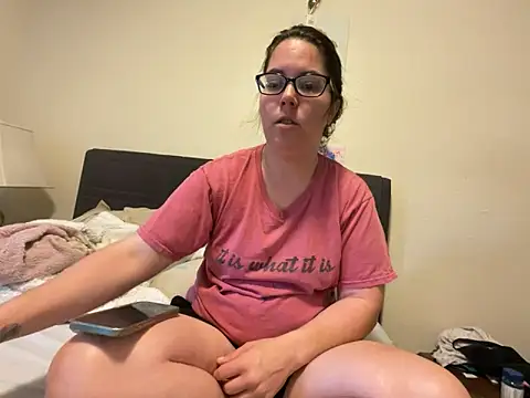 Snapshot of FreakNastyLacie chatting on 10/07/25, 03:20 FreakNastyLacie online show from 10/07/25, 03:20