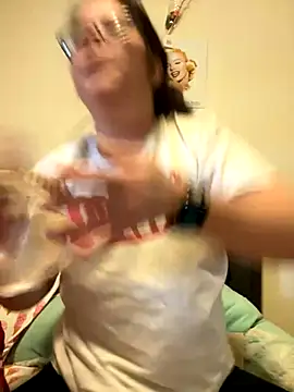 Snapshot of FreakNastyLacie chatting on 11/02/25, 05:59 FreakNastyLacie online show from 11/02/25, 05:59