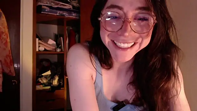 Snapshot of emily_pearl_ chatting on 10/10/25, 09:14 emily pearl  online show from 10/10/25, 09:14
