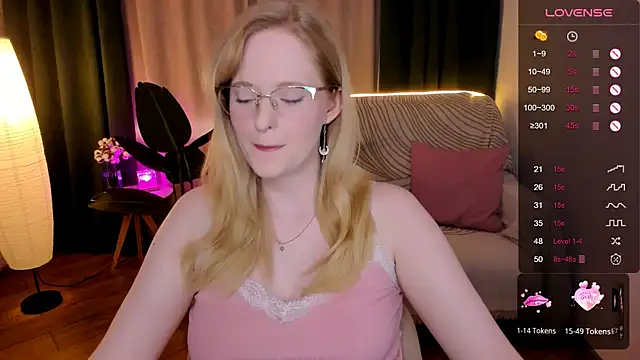 Aemilia  online show from 09/23/25, 08:39