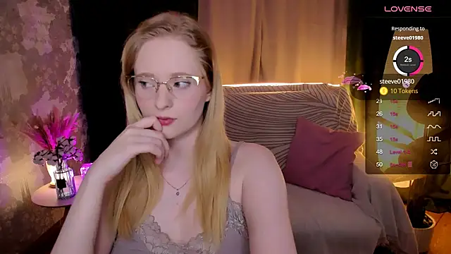 Aemilia  online show from 10/05/25, 06:12