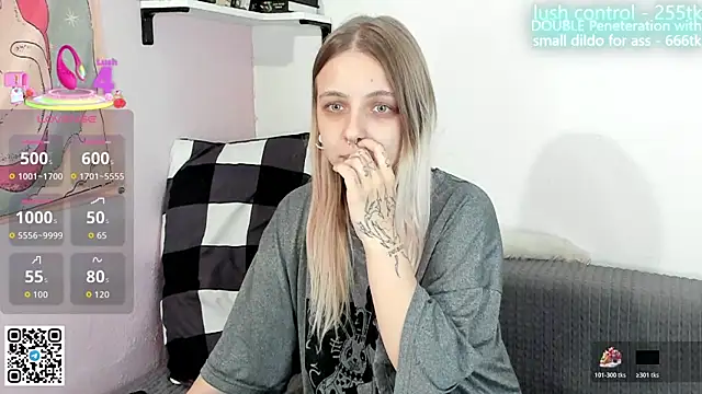 Snapshot of Alice_Halle chatting on 10/29/25, 02:52 Alice Halle online show from 10/29/25, 02:52
