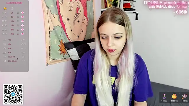 Snapshot of Alice_Halle chatting on 12/17/25, 06:19 Alice Halle online show from 12/17/25, 06:19