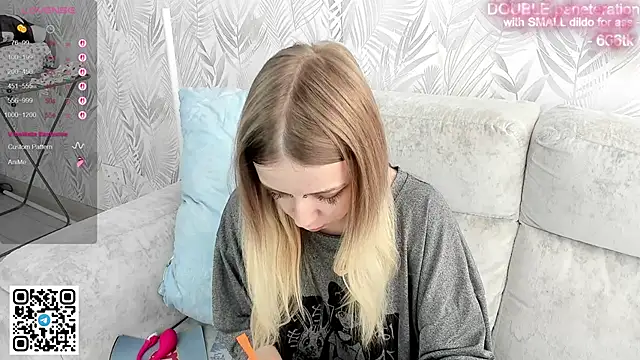 Snapshot of Alice_Halle chatting on 03/11/26, 10:21 Alice Halle online show from 03/11/26, 10:21