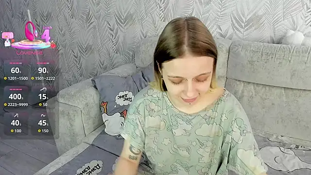 Snapshot of Alice_Halle chatting on 03/20/26, 03:44 Alice Halle online show from 03/20/26, 03:44