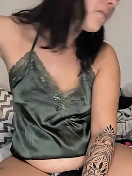 Linalicious online show from 06/26/26, 01:26