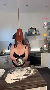 Snapshot of Sub-Mila chatting on 10/05/25, 12:14 Sub-Mila online show from 10/05/25, 12:14