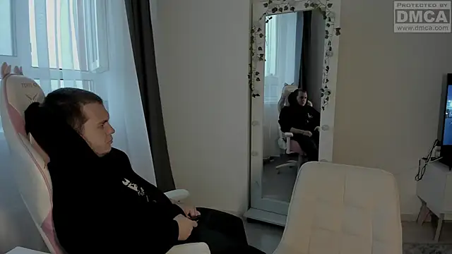 Snapshot of MashkaRay chatting on 10/03/25, 02:25 MashkaRay online show from 10/03/25, 02:25