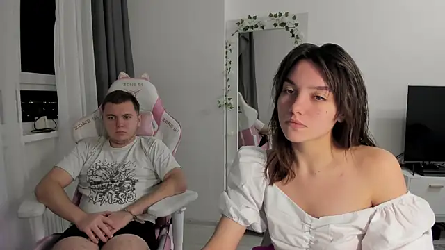 Snapshot of MashkaRay chatting on 11/16/25, 06:13 MashkaRay online show from 11/16/25, 06:13