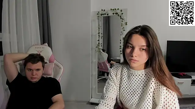 Snapshot of MashkaRay chatting on 12/14/25, 04:01 MashkaRay online show from 12/14/25, 04:01