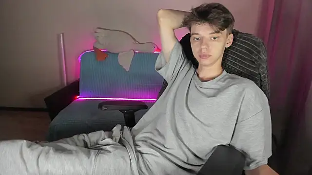 Liam sexy1 online show from 09/22/25, 04:20