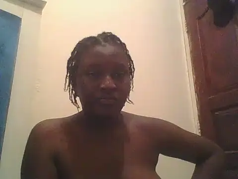 Snapshot of Heavy_ass chatting on 03/08/25, 06:58 Heavy ass online show from 03/08/25, 06:58
