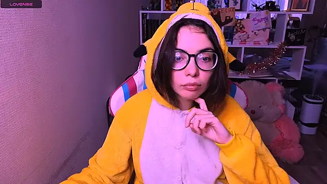 Sia Shine online show from 12/15/24, 09:45