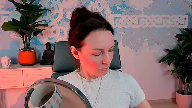 VandaRossi online show from 09/15/25, 10:04