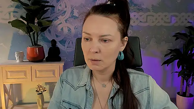 VandaRossi online show from 09/22/25, 08:16