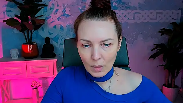 VandaRossi online show from 09/26/25, 10:19