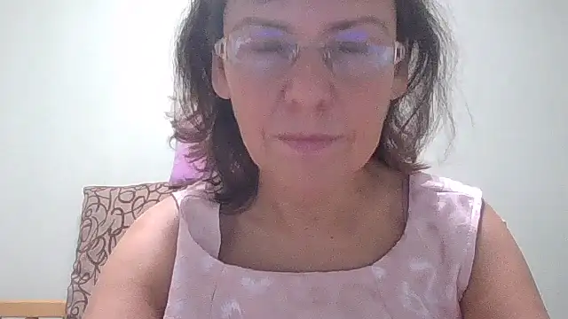 HollyJewel online show from 10/13/25, 04:18