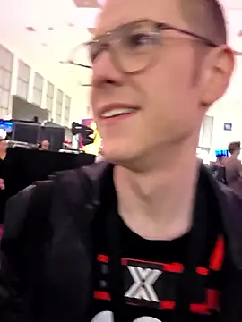 Snapshot of Fuc71 chatting on 09/27/25, 11:04 Fuc71 online show from 09/27/25, 11:04