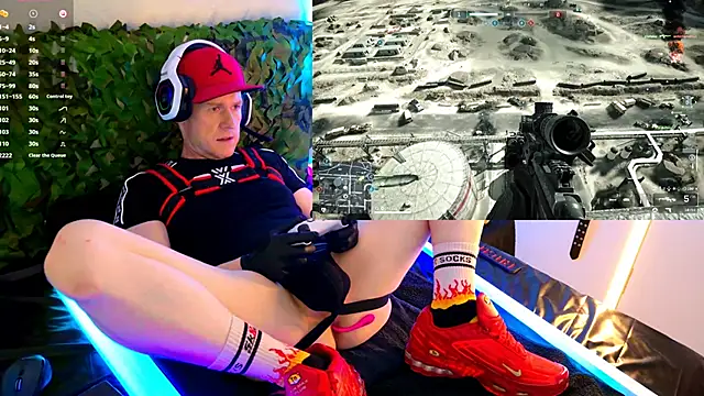 Snapshot of Fuc71 chatting on 10/13/25, 06:08 Fuc71 online show from 10/13/25, 06:08