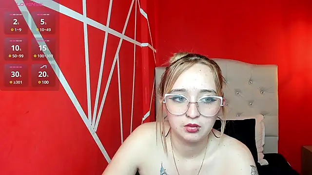 Liaroberts1 online show from 12/18/24, 06:14