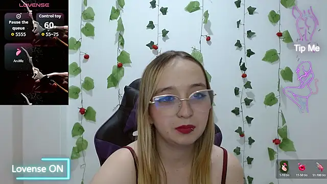 Snapshot of Liaroberts1 chatting on 02/13/26, 02:40 Liaroberts1 online show from 02/13/26, 02:40