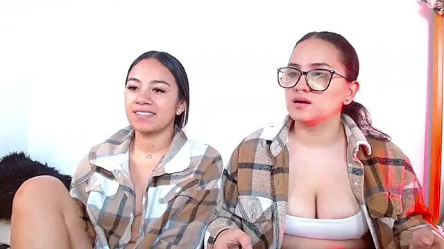 Jules n Gia online show from 12/30/24, 03:02