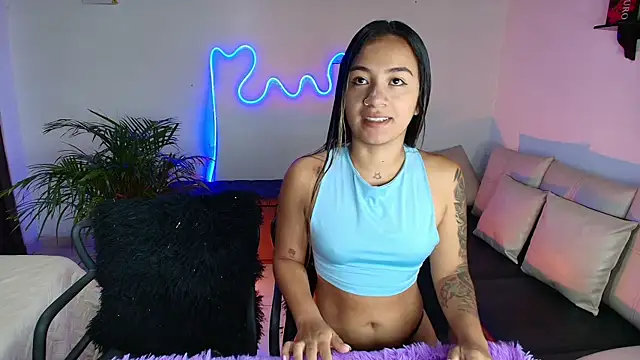 Jules n Gia online show from 02/05/25, 01:44